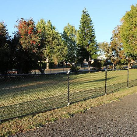 Acclaim Kingsway Tourist Park 호텔 Madeley 외부 사진