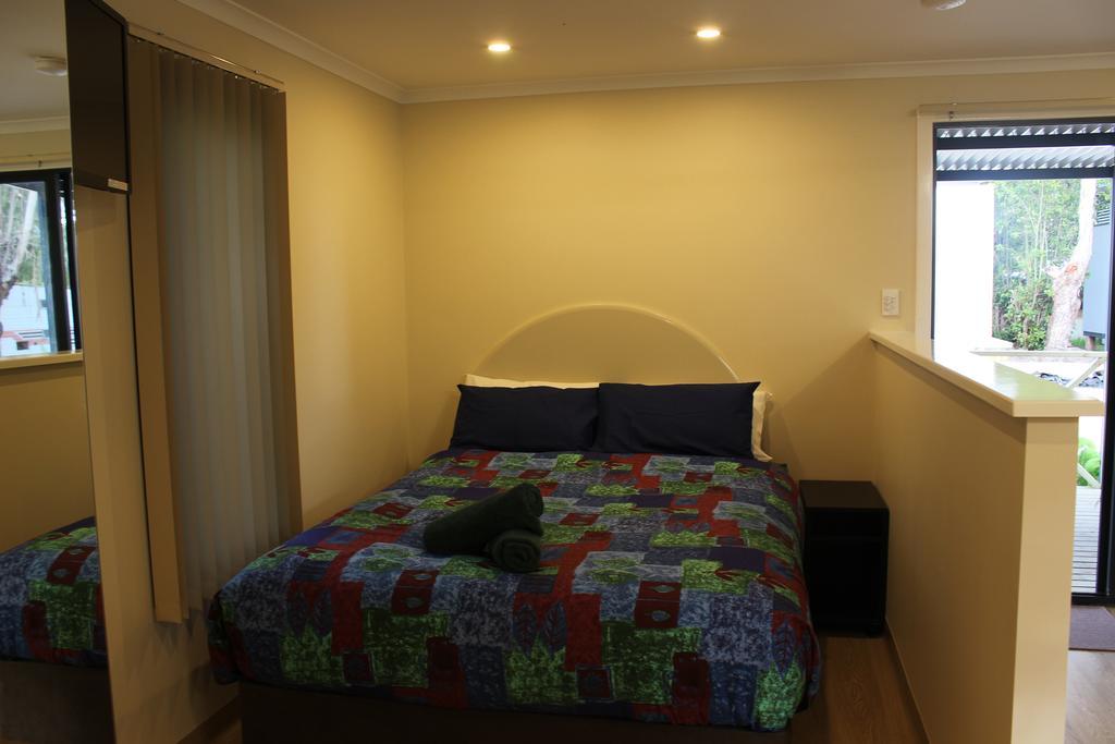 Acclaim Kingsway Tourist Park 호텔 Madeley 외부 사진