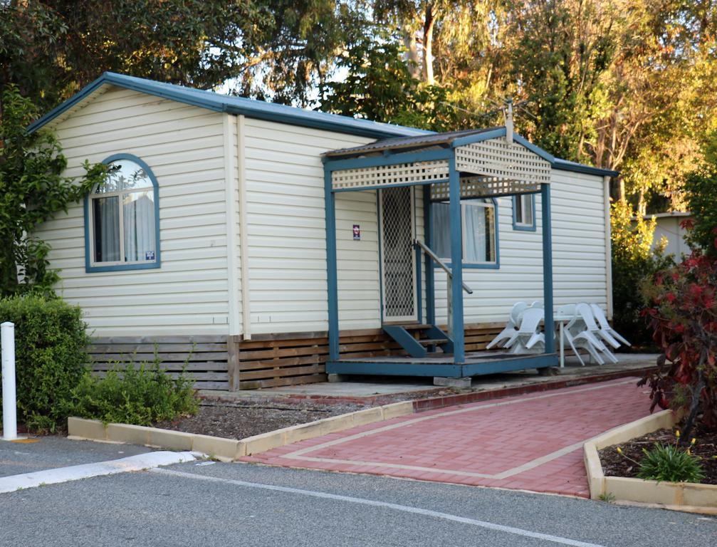 Acclaim Kingsway Tourist Park 호텔 Madeley 외부 사진