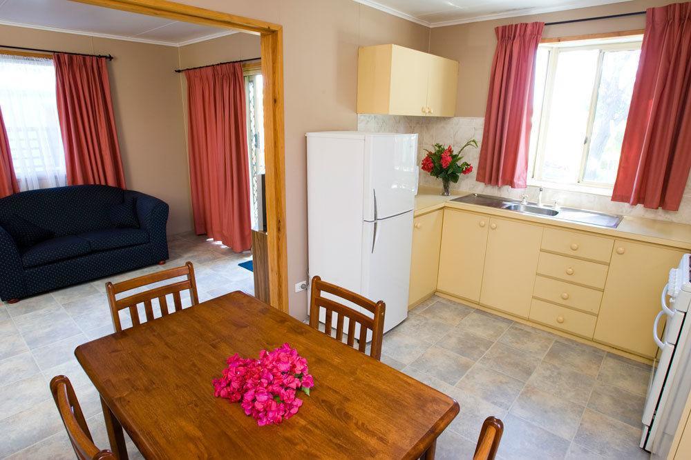 Acclaim Kingsway Tourist Park 호텔 Madeley 외부 사진