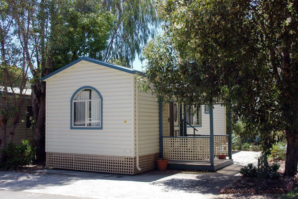 Acclaim Kingsway Tourist Park 호텔 Madeley 외부 사진